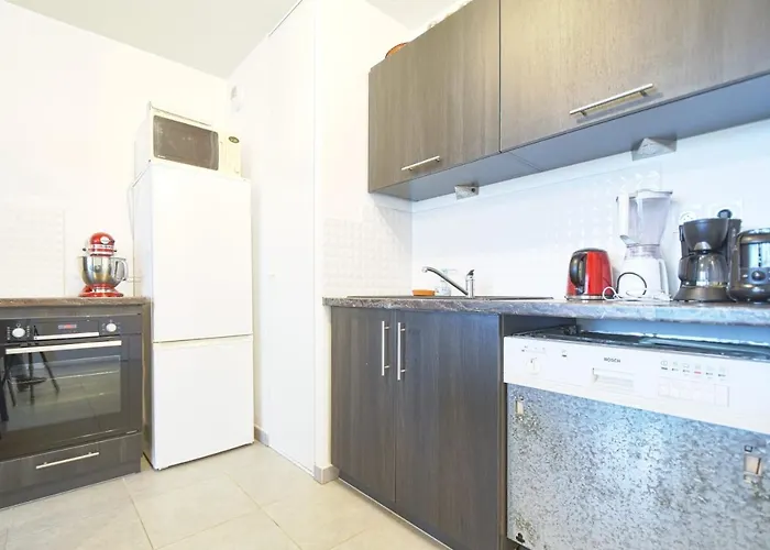 Beautiful Bright With Terrace * ليون